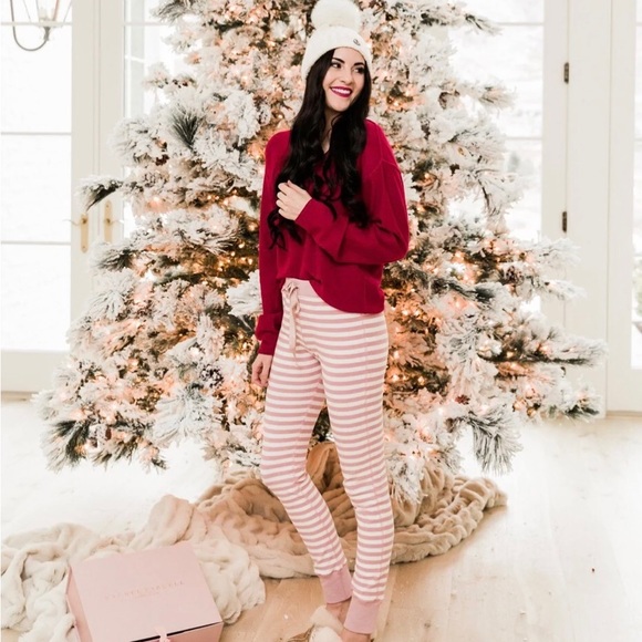 Rachel Parcell Feminine and Classic Christmas Pajama Jogger Set S/M - Picture 1 of 16